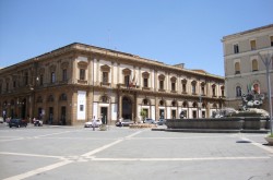 Piazza a Caltanissetta - Piazza Garibaldi