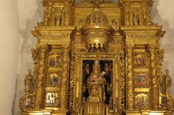 Altare seicentesco in legno intagliato oro all'interno della Chiesa della Candelora - Comune di Castroreale