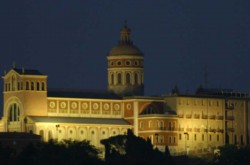 Comune della Sicilia - Patti - Santuario di Tindari di notte