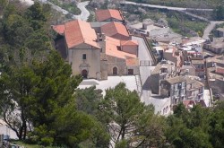 Foto del Comune della Sicilia - Caltabellotta - Chiesa di S Agostino veduta dal monte Gogala
