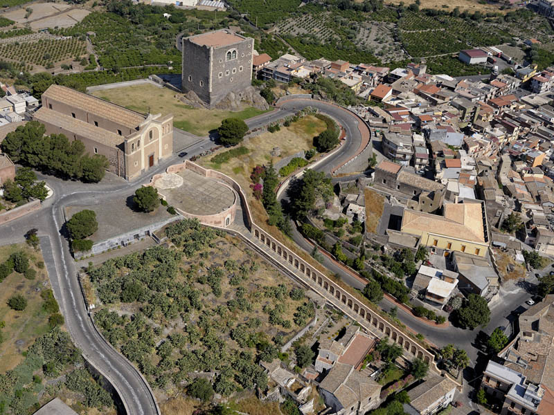 Comune della Sicilia - Paterno - scalinata matrice