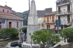 Foto del Comune della Sicilia - Saponara - monumento