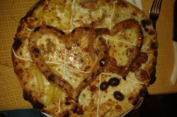 Foto di una pizza speciale servita nel ristorante in Sicilia U Muzzuni 