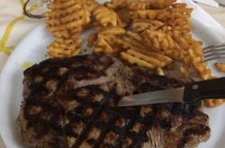 Foto di un secondo piatto servito nel ristorante in Sicilia Amici Miei