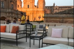 Foto della terrazza esterna del ristorante in Sicilia Al Terrazzo